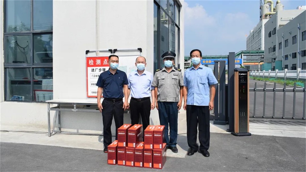 公司工会组织开展夏季高温“送清凉”活动(图4) 公司工会组织开展夏季高温“送清凉”活动(图4)