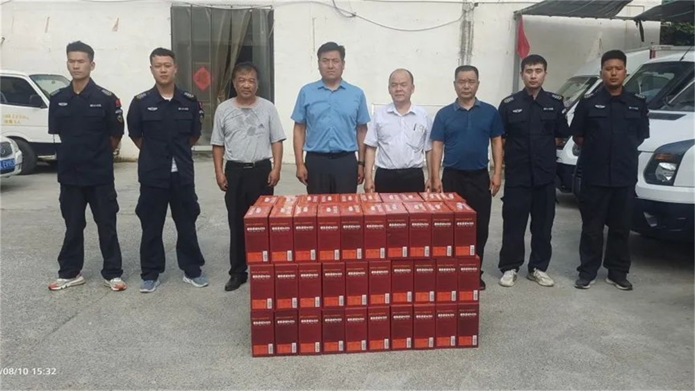 公司工会组织开展夏季高温“送清凉”活动(图5) 公司工会组织开展夏季高温“送清凉”活动(图5)